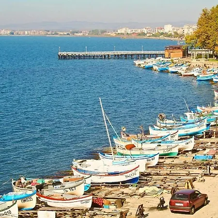 Sofia Family 3* פומורי