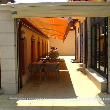 Ξενοδοχείο Sofia Family Hotel 3*